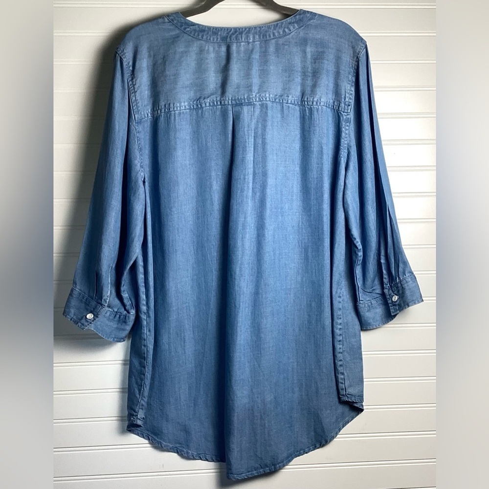 Chico's Chambray Lyocell V Neck Blouse Longline 3/4 Sleeve Lace Applique XL/16 - Picture 5 of 9